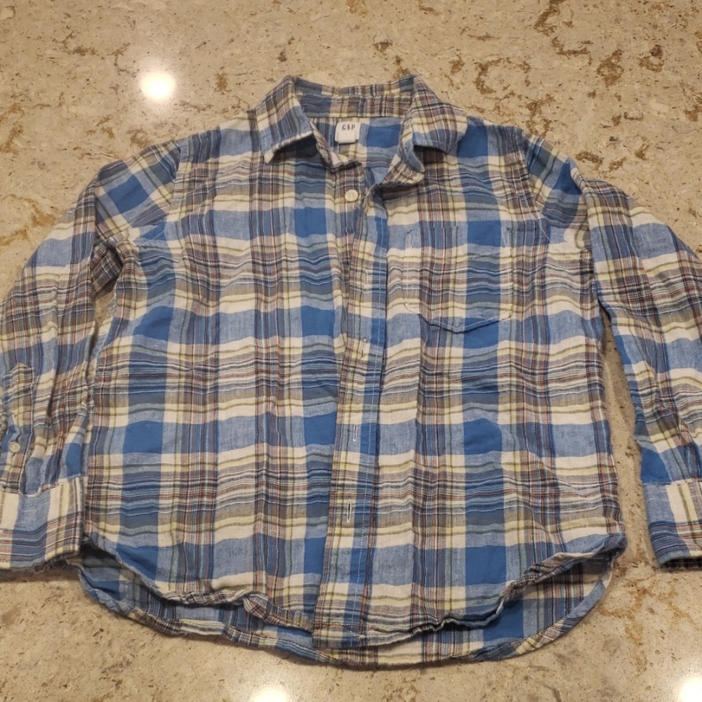 Gap boys button up shirt. Size 8